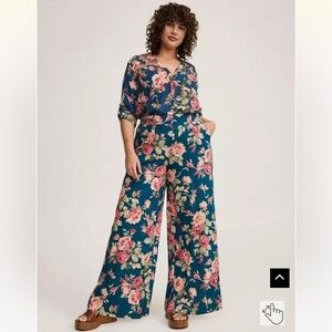 Torrid High-Rise Pull-On Challis Wide Leg Pant
